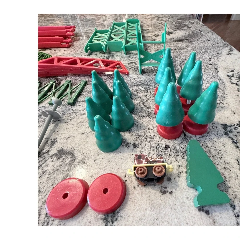 Vintage Tomy Toy Train Track Accessories Lot Bridges Tunnels Buildings